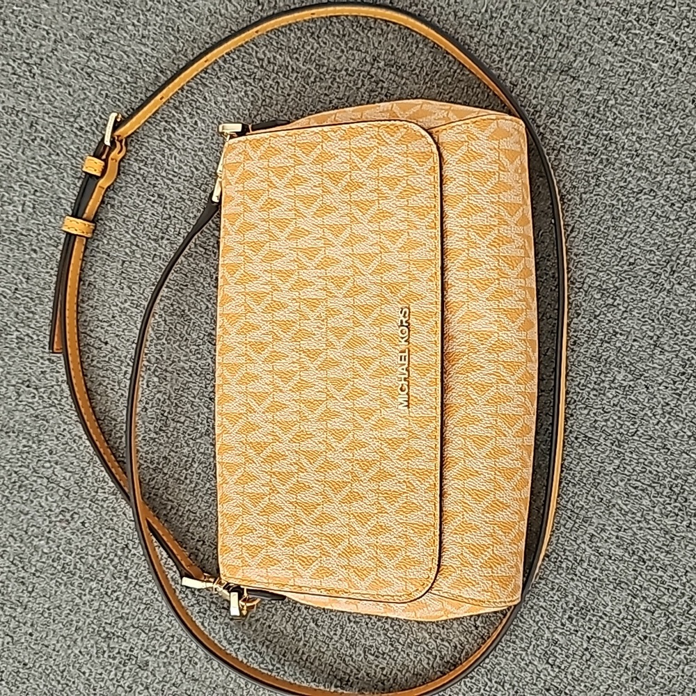 Michael Kors crossbody